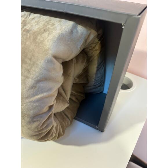 Demdaco Weighted Throw - Picture 2 of 4